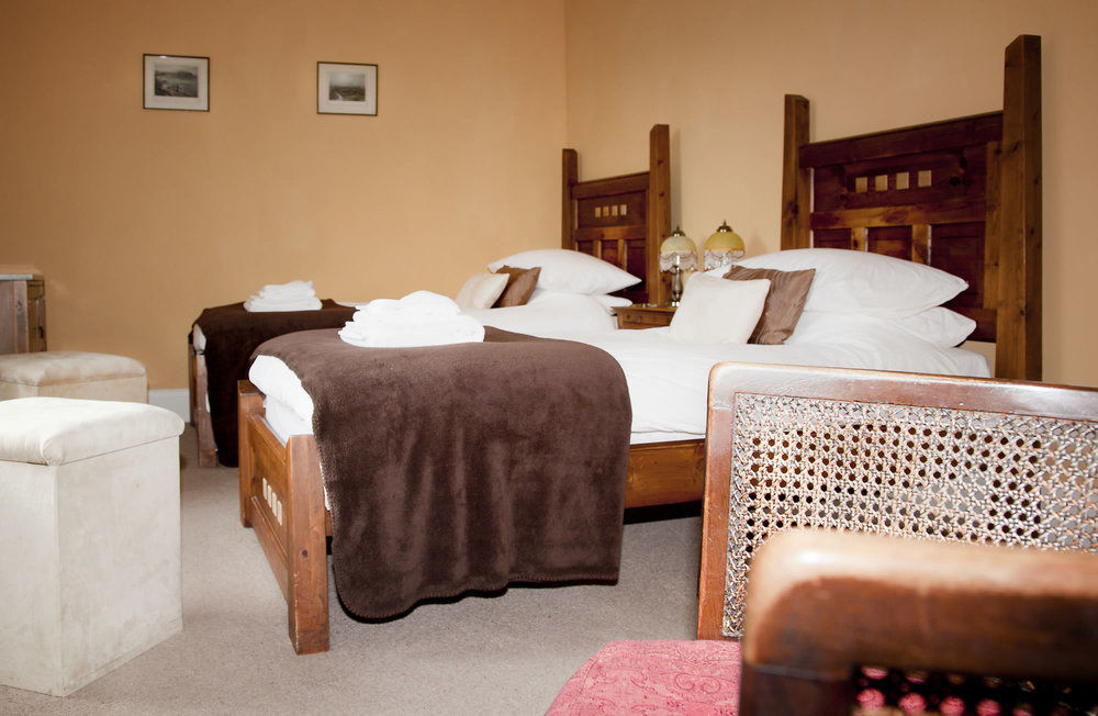 The Punch Bowl 4*